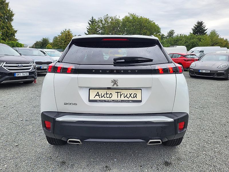 Peugeot 2008 ALLURE 1.2 PureTech 130k EAT8 - fotka 39 z 45