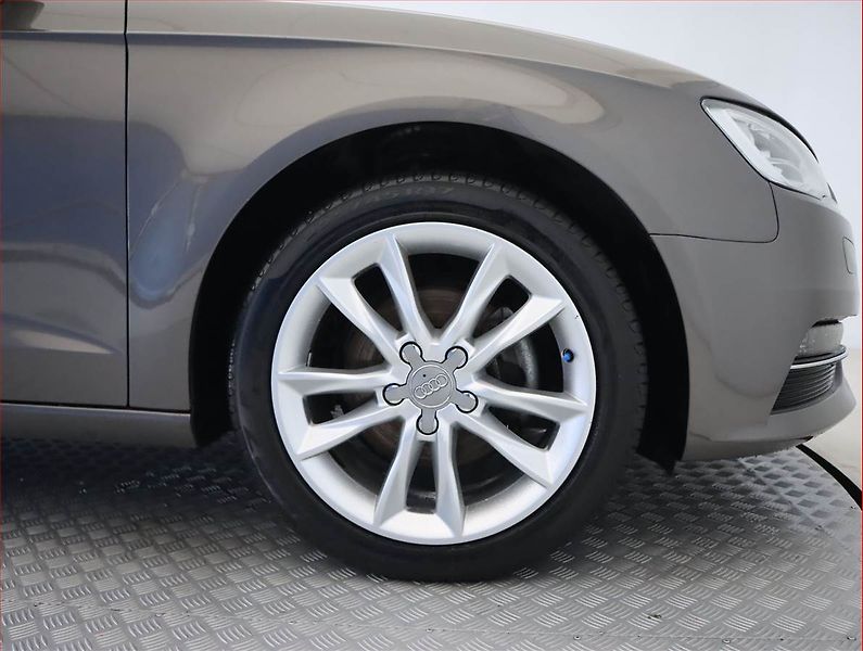 Audi A3 (2016) 1.4 TFSI, Automat, Bi-Xenony - fotka 15 z 19