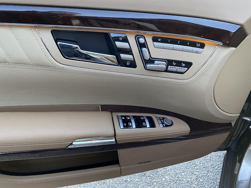 Mercedes-Benz Třídy S S 600 V12 - fotka 21 z 28