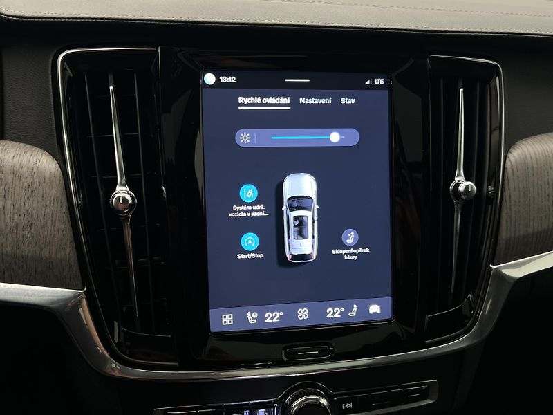 Volvo V90 CC B4 AWD PLUS AUT - fotka 37 z 45