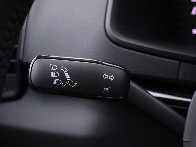 Škoda Karoq 1,5 TSi Sportline DSG 1maj DPH - fotka 24 z 47