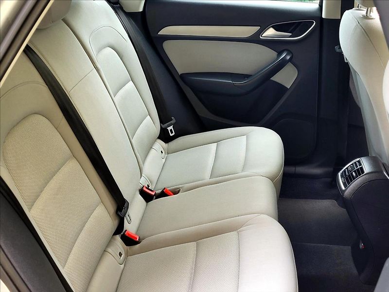 Audi Q3 2,0 TFSi Quattro SERV.KNÍŽKA - fotka 26 z 47