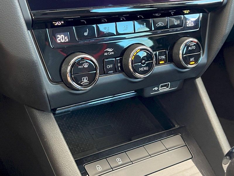 Škoda Octavia (2018) 1.5 TSI 110kW DSG Style Plus c - fotka 12 z 31