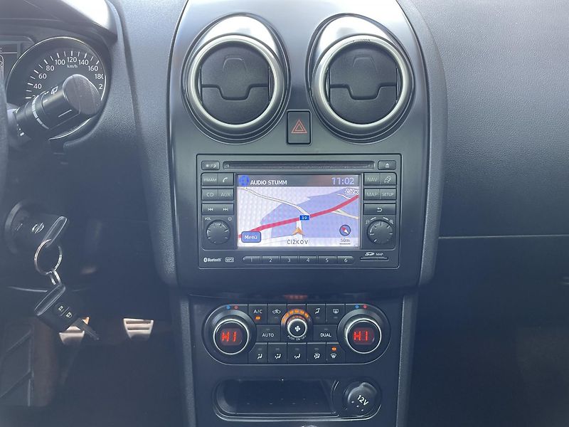 Nissan Qashqai 2,0i 104kW Sevisní kniha Tažné - fotka 16 z 22