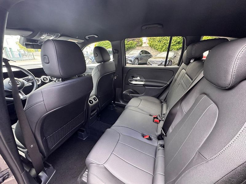Mercedes-Benz GLB (2026) 200 d 4MATIC - fotka 12 z 24
