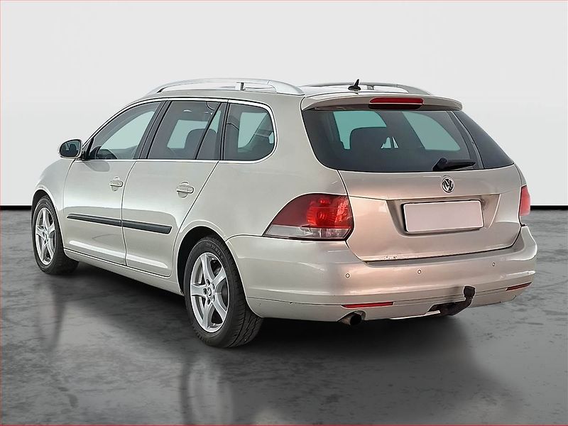 Volkswagen Golf (2010) 1.6 TDI, po STK, Tažné - fotka 4 z 15