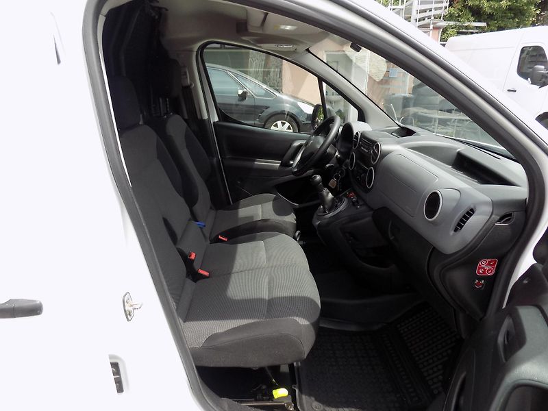Peugeot Partner 1,6 HDI 73 KW KLIMA, TEMP, ČR - fotka 26 z 44