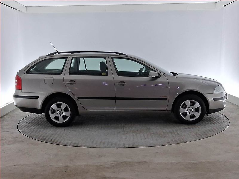 Škoda Octavia (2006) Elegance 2.0 TDI, 4X4, Tažné - fotka 6 z 15