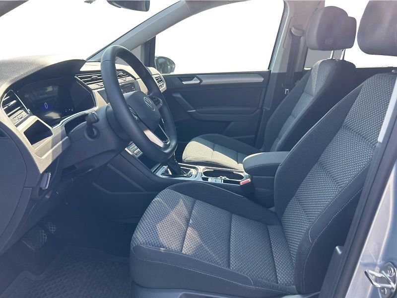 Volkswagen Touran 1.5TSi People DSG - fotka 11 z 25