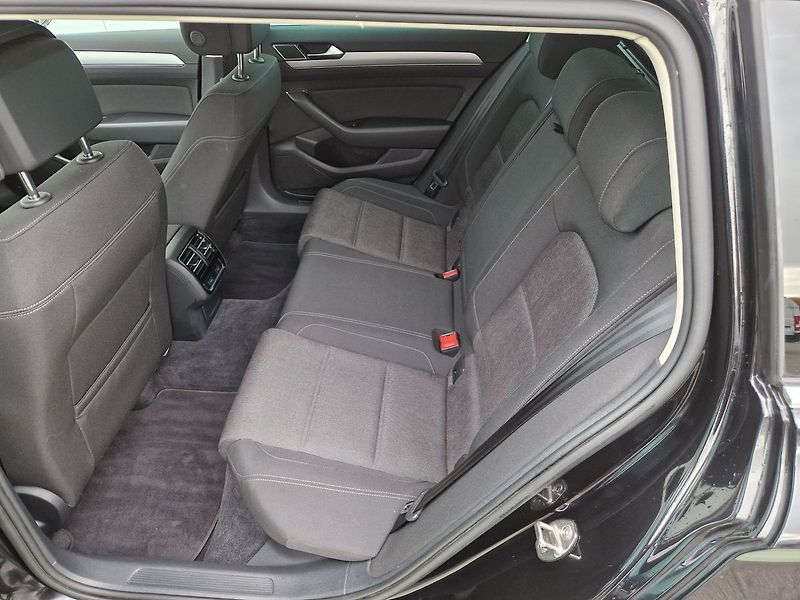 Volkswagen Passat Comfortline 1.4 TSI ACT - fotka 28 z 36