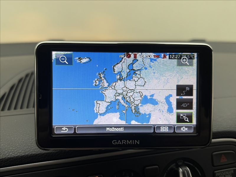 Škoda Citigo 1,0 AUTOMAT NAV SENZORY VÝHŘEV - fotka 15 z 30