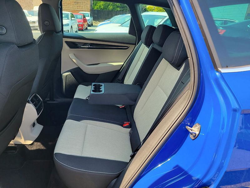 Škoda Karoq 2.0 TDi 110kW DSG 4x4 STYLE - fotka 8 z 48