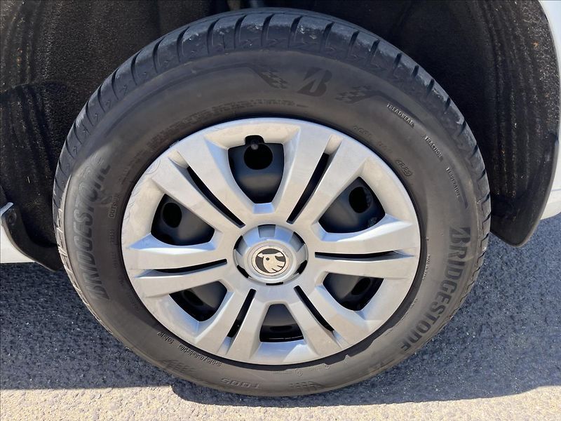 Škoda Yeti 1,2 TSi 81KW KLIMA 2x KOLA - fotka 31 z 37