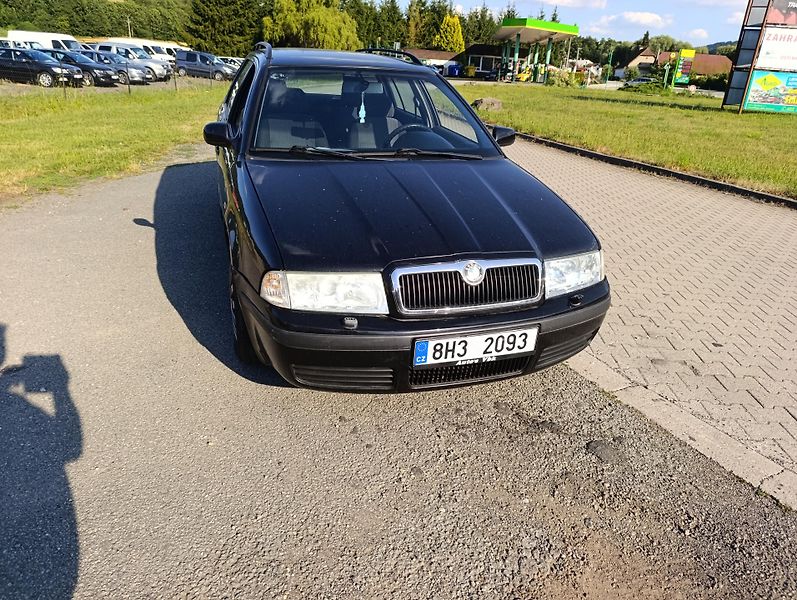 Škoda Octavia (2002) 2.0 MPi combi tažné klima - fotka 3 z 14