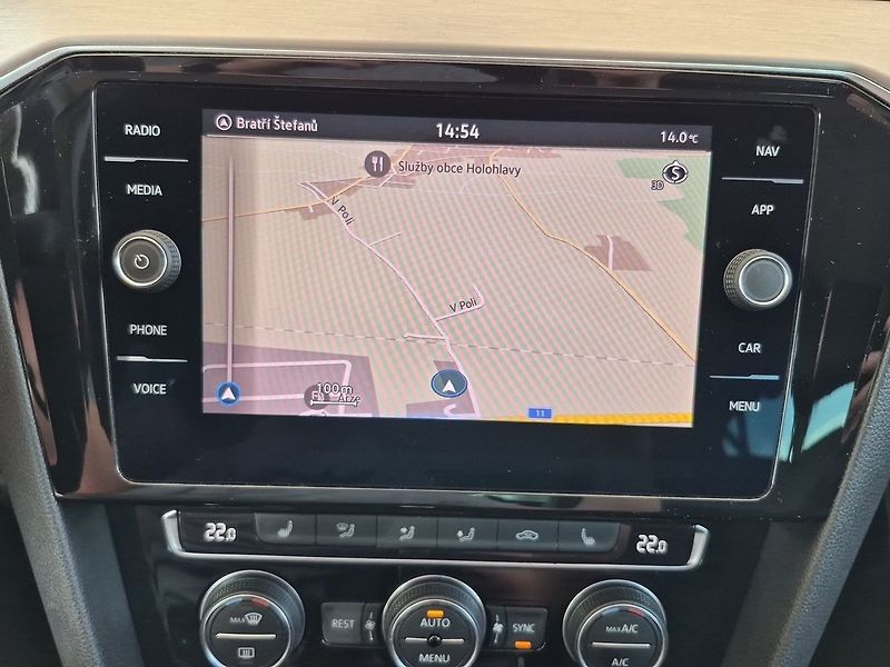 Volkswagen Passat Elegance Variant 2.0 TDI 110kw - fotka 18 z 24