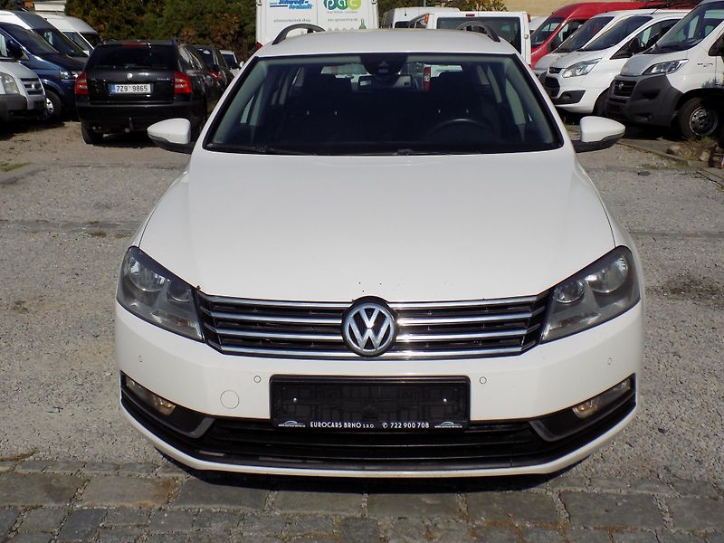 Volkswagen Passat 1,4 TSI 90 KW AUTOKLIMA VÝHŘEV - fotka 3 z 42