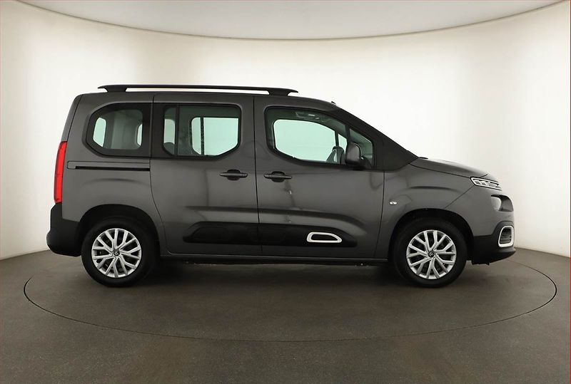 Citroën Berlingo (2018) Feel 1.2 PureTech, 5Míst, ČR - fotka 6 z 13