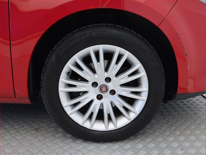Fiat Bravo (2011) 1.6 MultiJet, nová STK - fotka 15 z 15