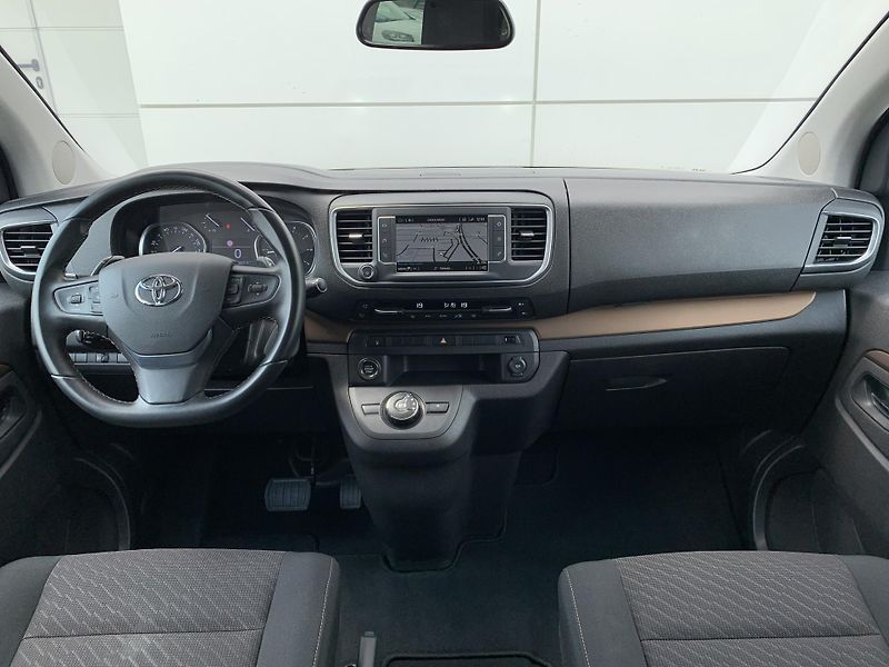 Toyota ProAce Verso L2 FAMILY 2.0 D-4D 130kW AT8 - fotka 2 z 30