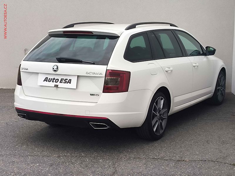 Škoda Octavia (2014) 2.0 TDi, ČR, RS, DSG, bixen - fotka 4 z 20
