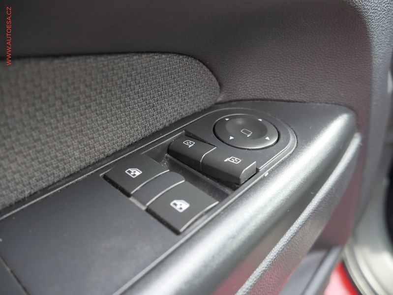 Opel Zafira (2007) 1.9CDTi, AC, temp - fotka 15 z 17
