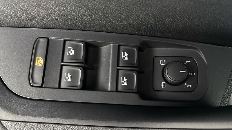 Škoda Karoq 2.0 TDI DSG 4x4 Ambition - fotka 22 z 27