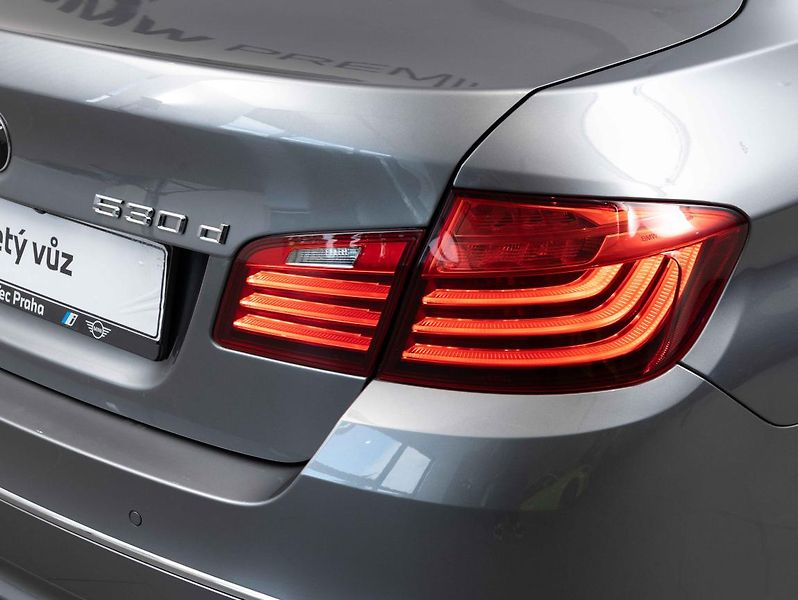 BMW Řada 5 530d xDrive Sedan - fotka 10 z 22