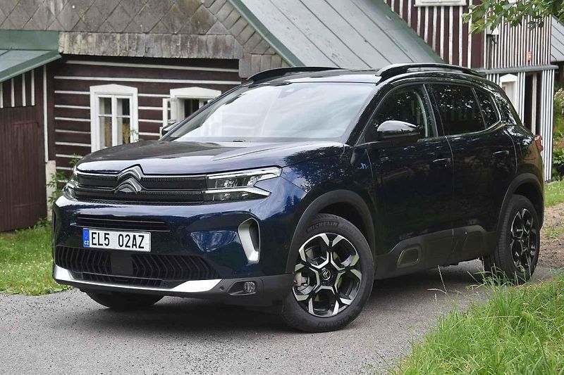 Auto jsme prověřili také v náročném terénu Jizerských hor