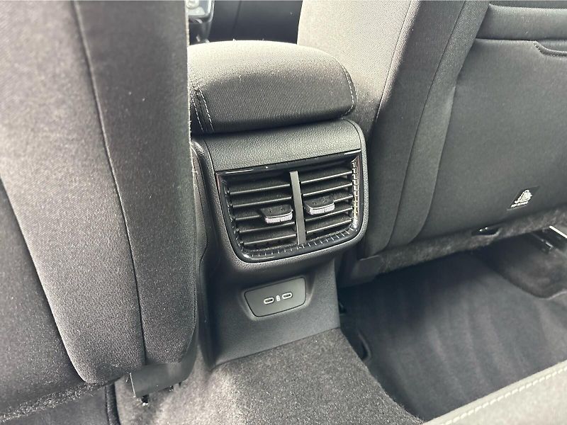 Škoda Fabia 1.0 TSI 85 kW Top Selection DS - fotka 24 z 27