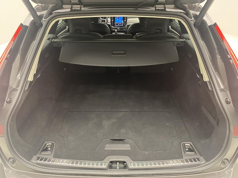 Volvo V90 T6 AWD RECHARGE DARK PLUS AUT - fotka 6 z 54