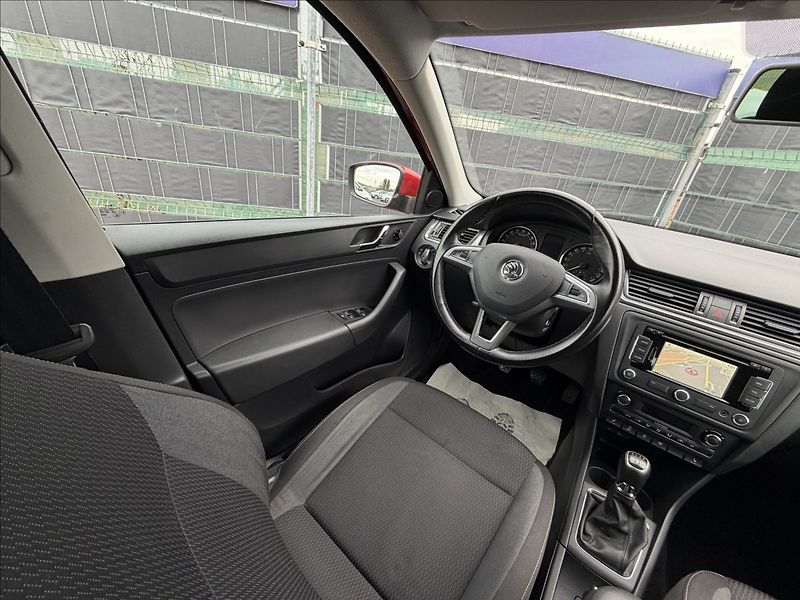 Škoda Rapid 1.6 TDI Spaceback Ambition - fotka 8 z 21