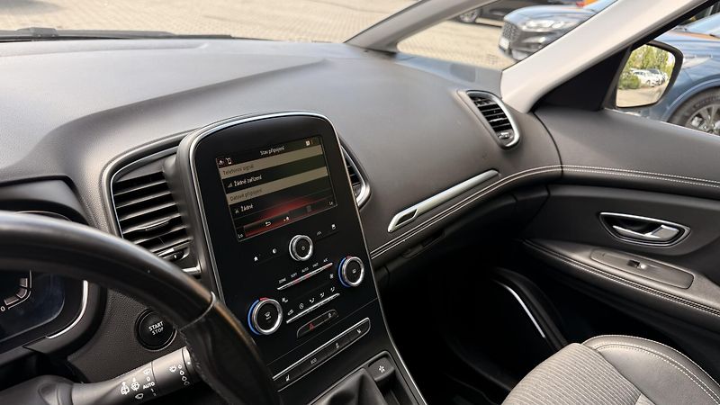 Renault Grand Scénic (2021) TCE 140,REZERVOVÁNO - fotka 19 z 56