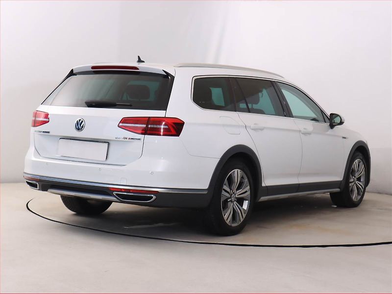 Volkswagen Passat (2016) Alltrack 2.0 TDI, 4X4 - fotka 5 z 19