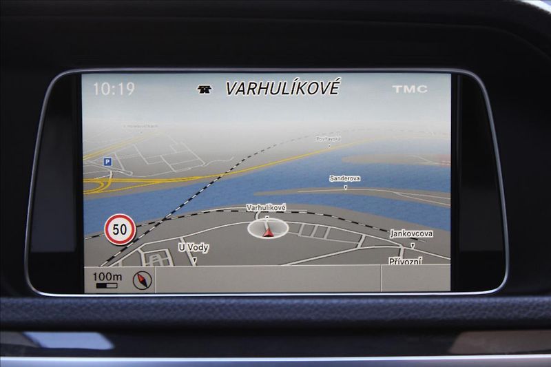 Mercedes-Benz Třídy E 350CDI 4M/ACC/KEYLESS/DPH - fotka 27 z 46