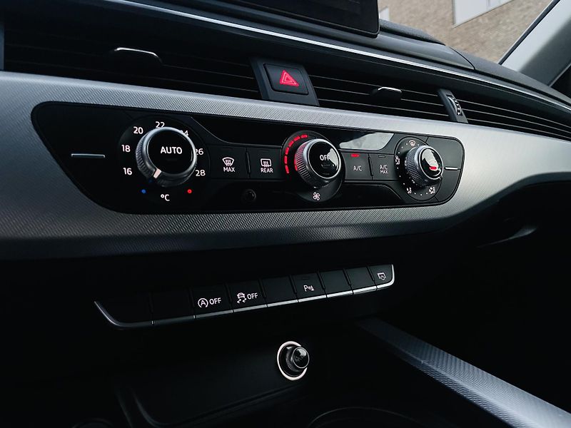 Audi A4 1.4TFSI MAN 1MAJITEL TAŽNÉ LED - fotka 38 z 44