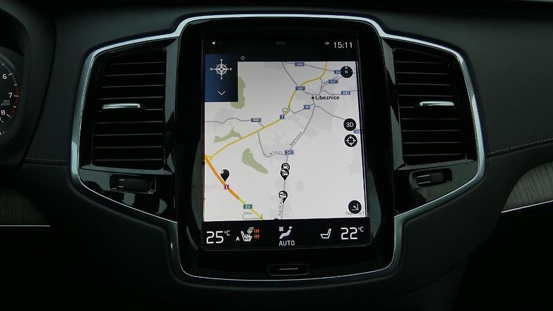Volvo XC90 B5 AWD Inscription Auto 7míst - fotka 14 z 26