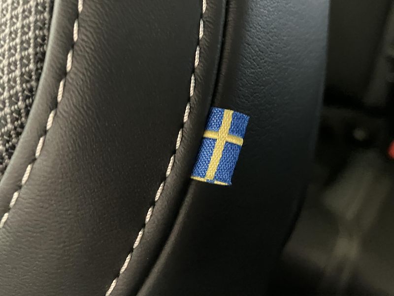 Volvo XC60 T6 eAWD Black Edition Plus AT8 - fotka 39 z 41