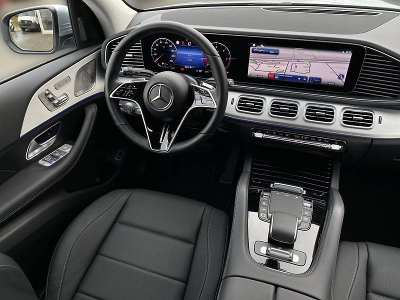 Mercedes-Benz GLE (2025) 300 d 4MATIC - fotka 13 z 29