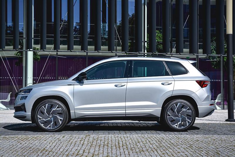 Škoda Karoq 2,0Tdi Exclusive 7ST DSG 4x4 Z - fotka 17 z 33
