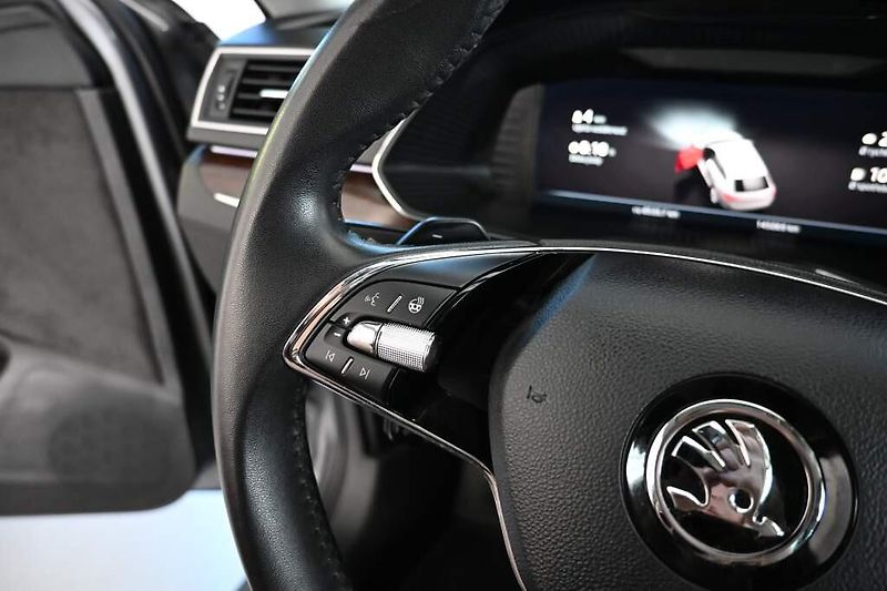 Škoda Superb (2023) 2.0 DSG 4x4 SCOUT Matrix LED T - fotka 14 z 40