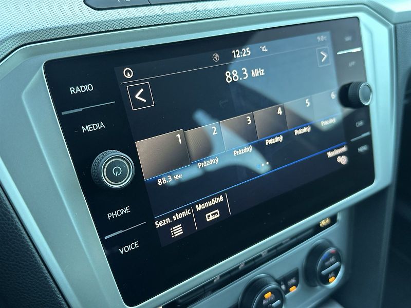 Volkswagen Passat (2018) Variant 2.0 TDI DSG Comfortlin - fotka 13 z 27