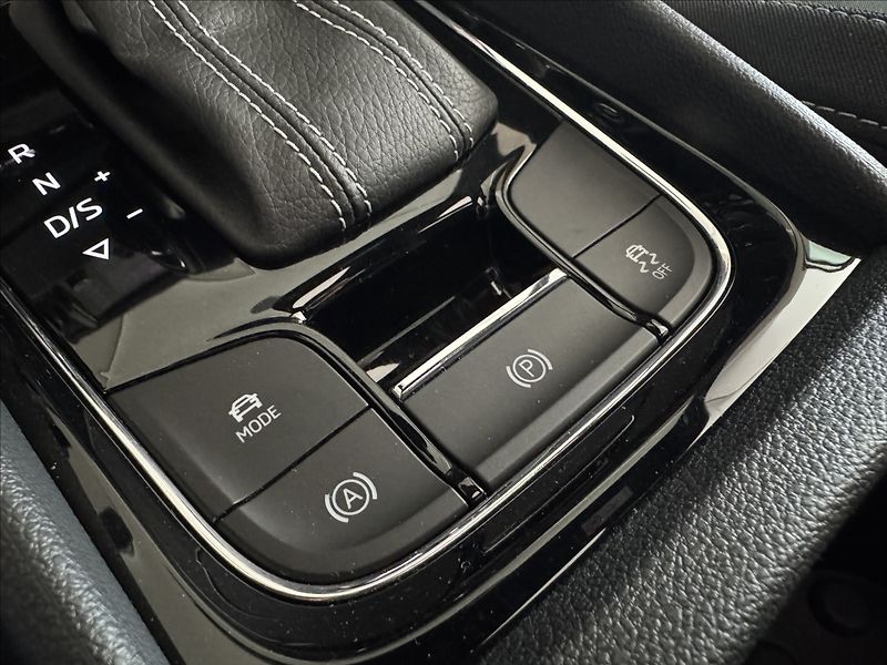 Škoda Karoq 2,0 TDi  DSG Sportline Virtual - fotka 46 z 49