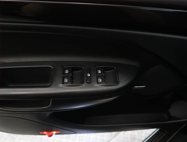 Škoda Octavia (2010) Laurin&Klement 2.0 TDI - fotka 24 z 25