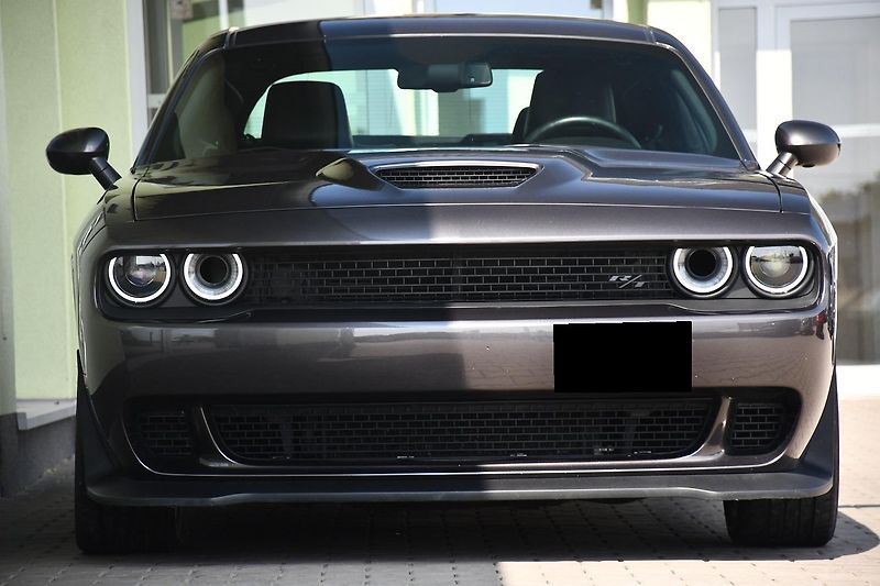 Dodge Challenger 5.7 V8 HEMI - fotka 8 z 41