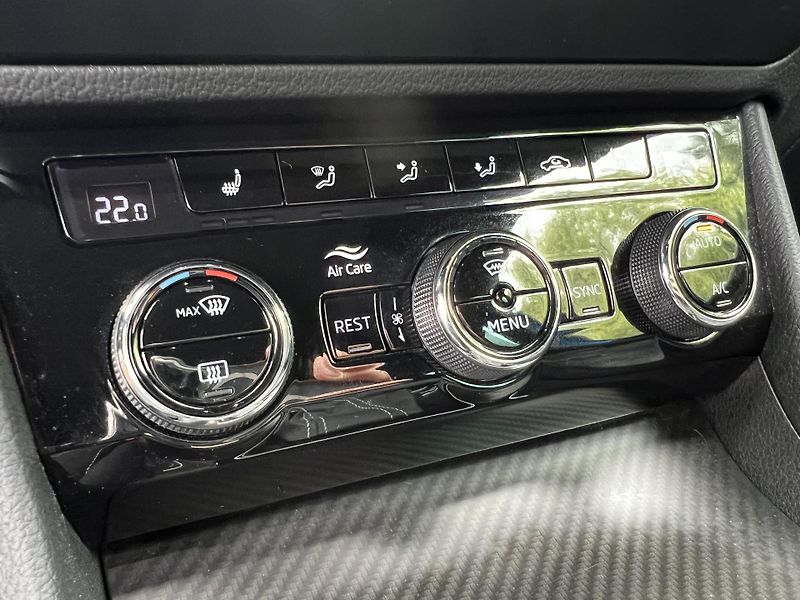Škoda Superb iV 1.4 TSi 160 kW SPORTLINE - fotka 22 z 24