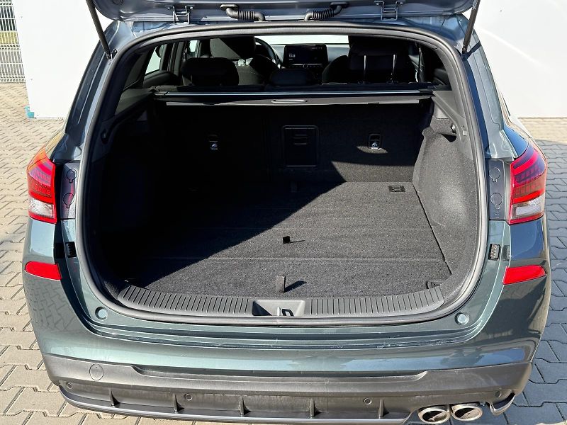 Hyundai i30 1.5 T-GDI MHEV DCT N-Line - fotka 10 z 29
