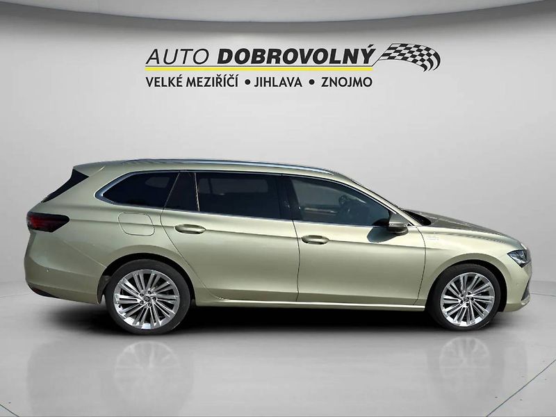 Škoda Superb Combi L&K 2,0 TDI 110kW DSG7/. - fotka 9 z 24