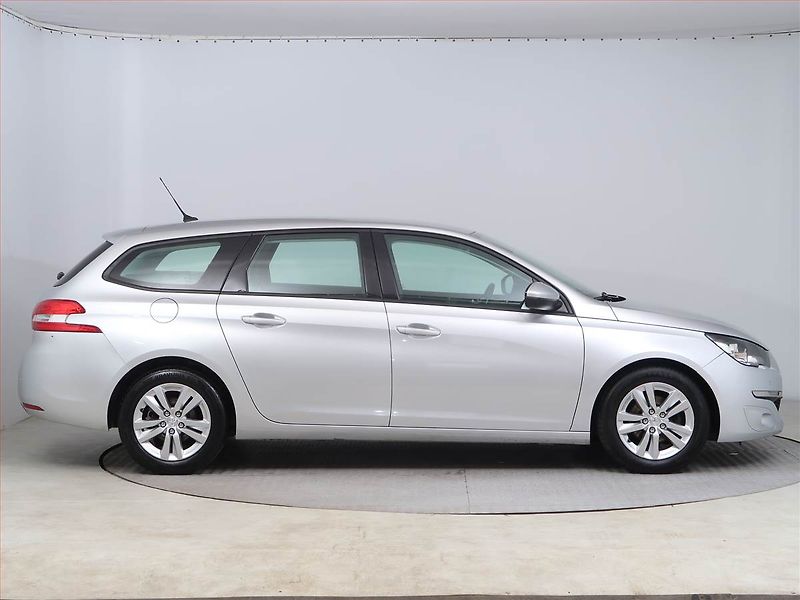 Peugeot 308 (2016) Active 1.6 BlueHDi, Serv.kniha - fotka 3 z 14