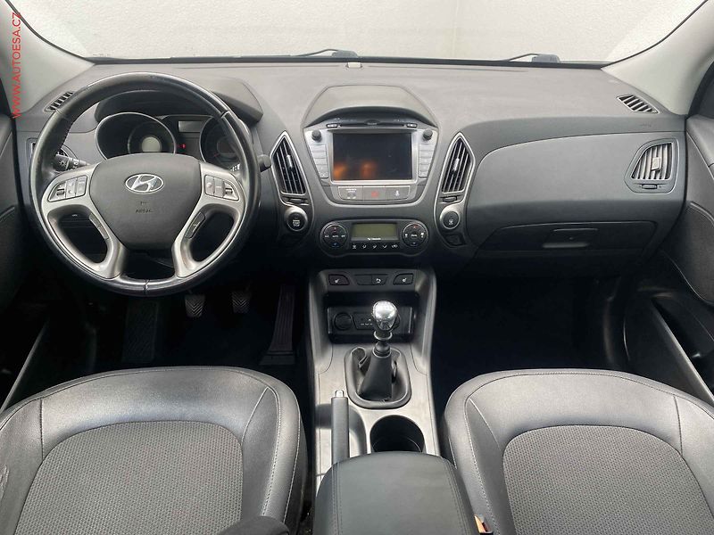 Hyundai ix35 (2015) 2.0CRDi 4WD, Style, navi, TZ - fotka 8 z 18