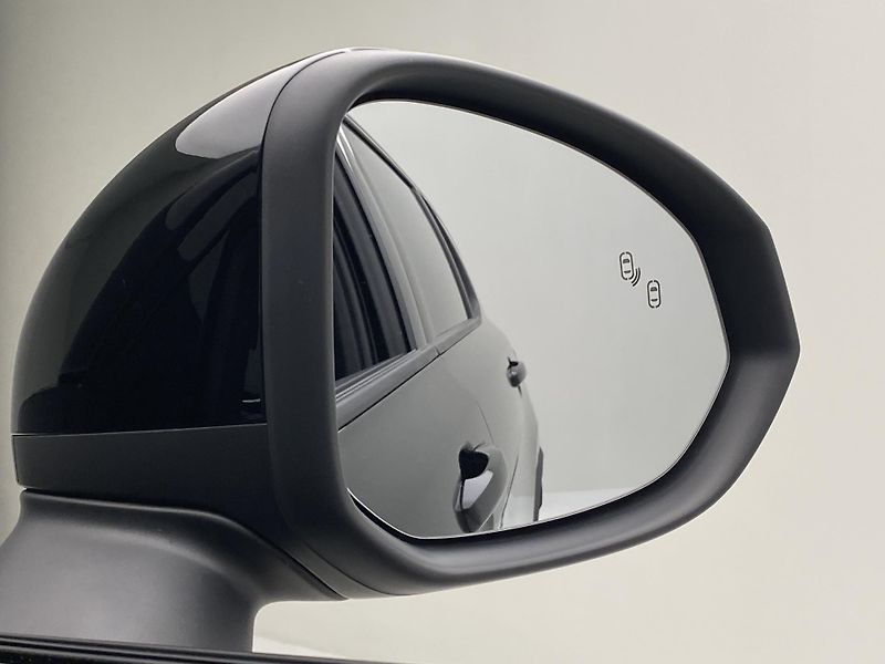 Lynk & Co 01 (2026) MORE PHEV AUT CZ 1.maj - fotka 30 z 52